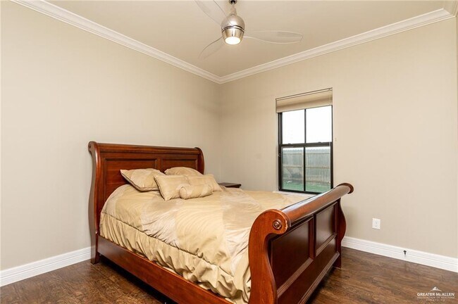 Building Photo - 10 W Alteza Dr