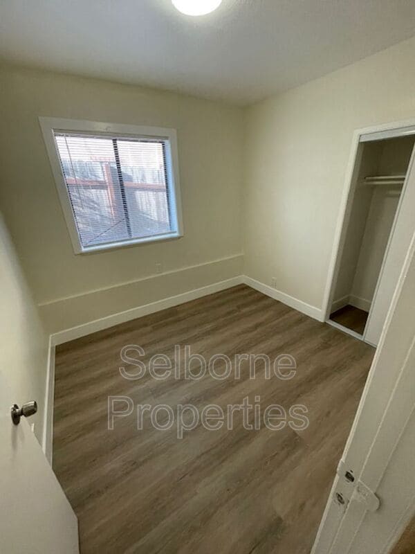 Building Photo - 1944 E 20th St