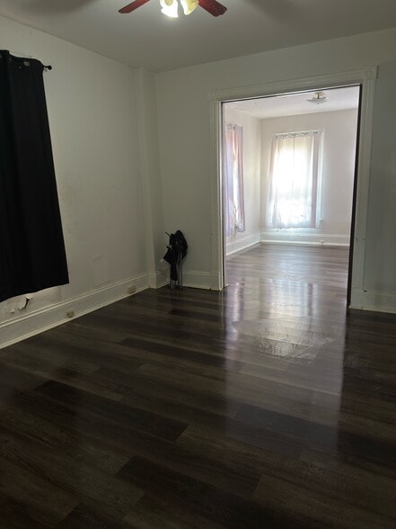 Building Photo - 25 S Locust St