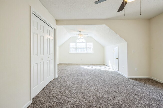 Building Photo - 1104 Walden Pl Dr