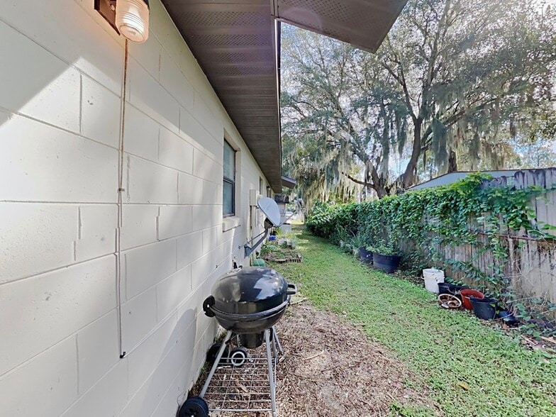 Building Photo - 32819 Blossom Ln