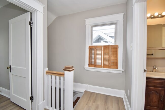 Building Photo - 3048 Taylor Ave
