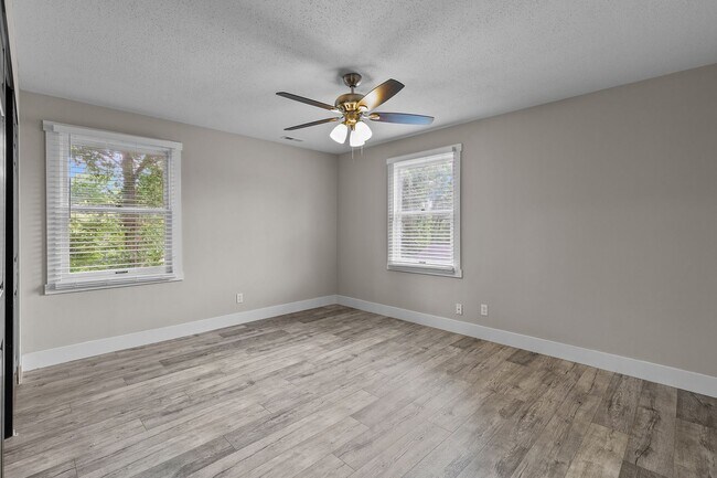 Building Photo - 341 W Pacific Ave