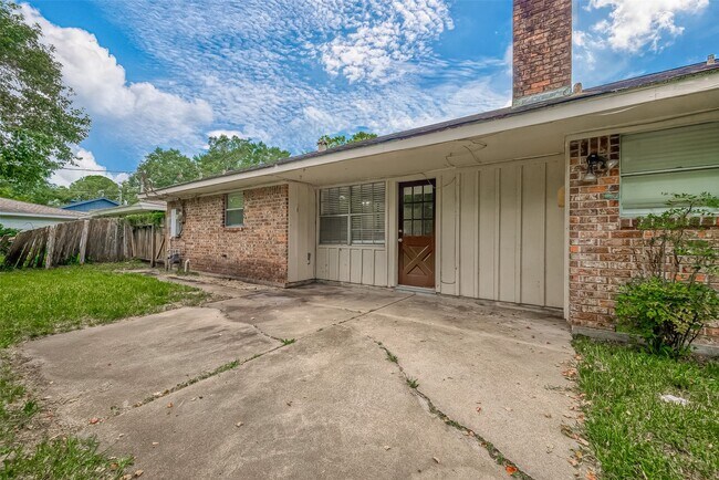 Building Photo - 5711 Braesvalley Dr