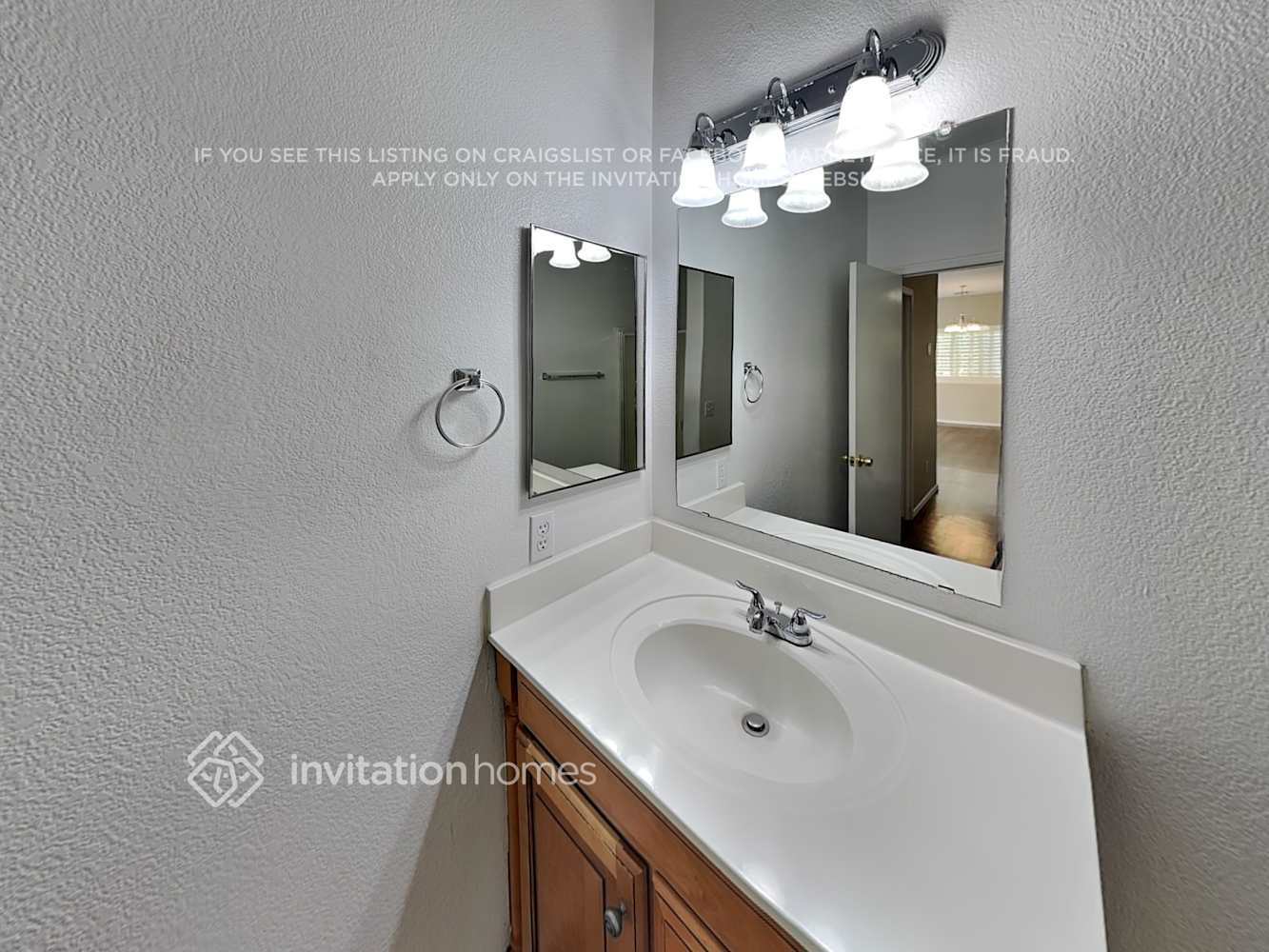 Building Photo - 13133 W Ventura St