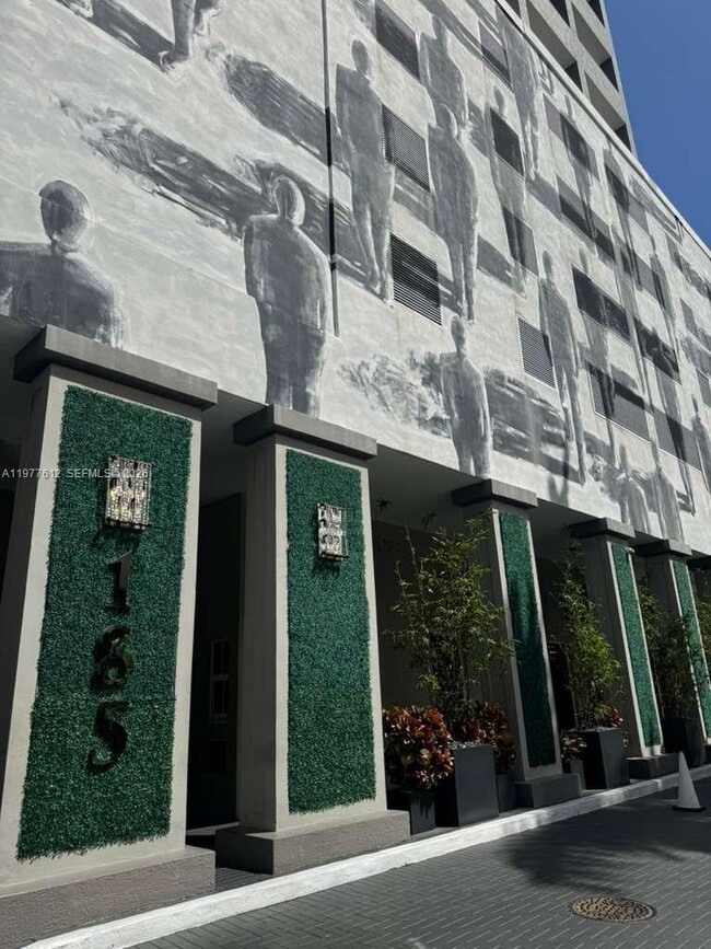 Building Photo - 185 SE 14th Terrace