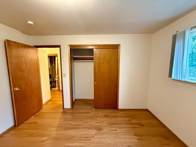 Building Photo - Lakeridge Home