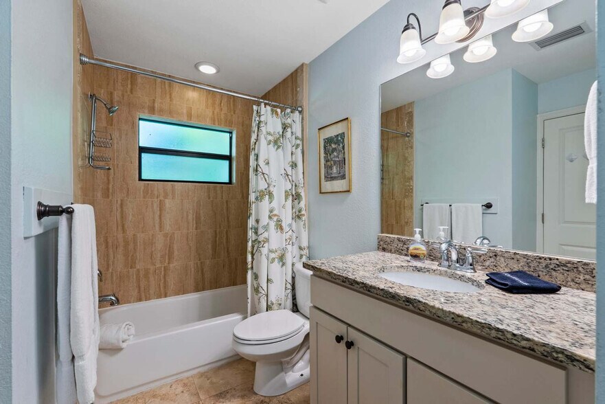 Building Photo - 655 8th Ave S