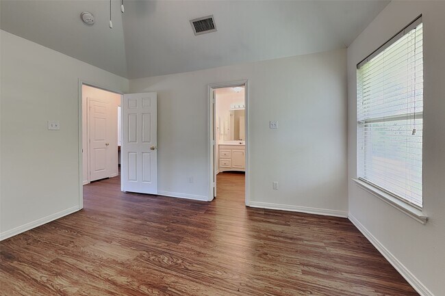 Building Photo - 5211 Sherilynn Dr