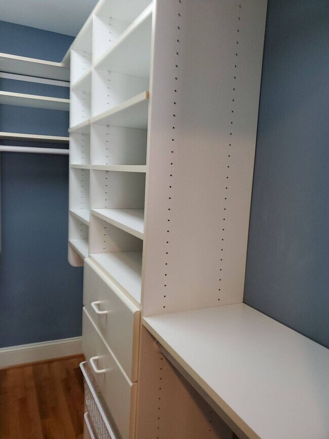 Building Photo - Spacious home in the Augusta Road Community - Lawn care included!