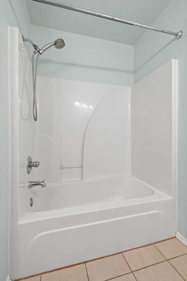 Building Photo - Wonderful two-story house