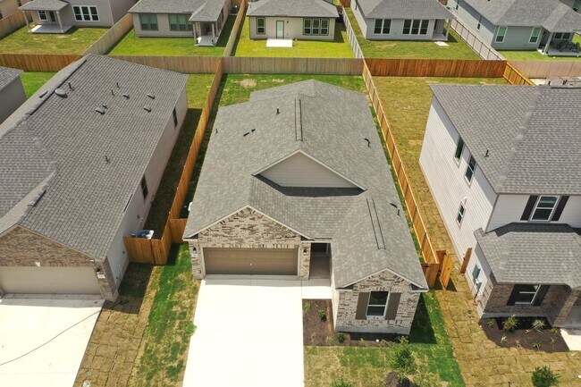 Building Photo - 216 Skipping Stone Run