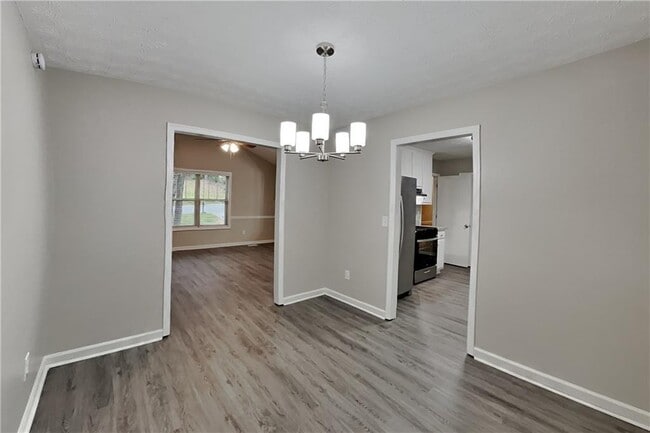 Building Photo - 4171 Woodcrest Dr