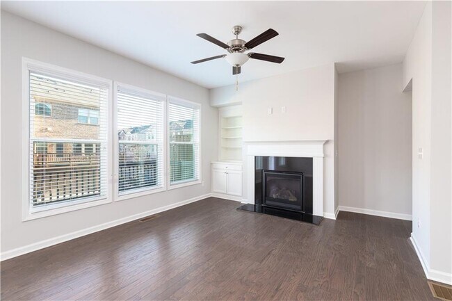 Building Photo - 770 Sunset Park Dr