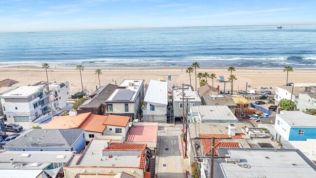 Building Photo - Moonstone