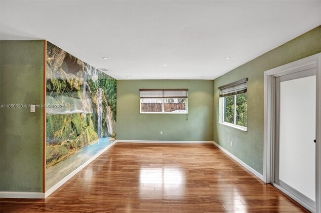 Building Photo - 7245 S Waterway Dr