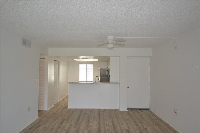 Building Photo - 256 Cypress Ln