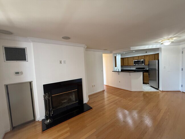 Building Photo - 1230 23rd St NW