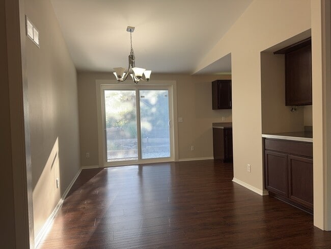 Building Photo - 3829 Eastway Dr