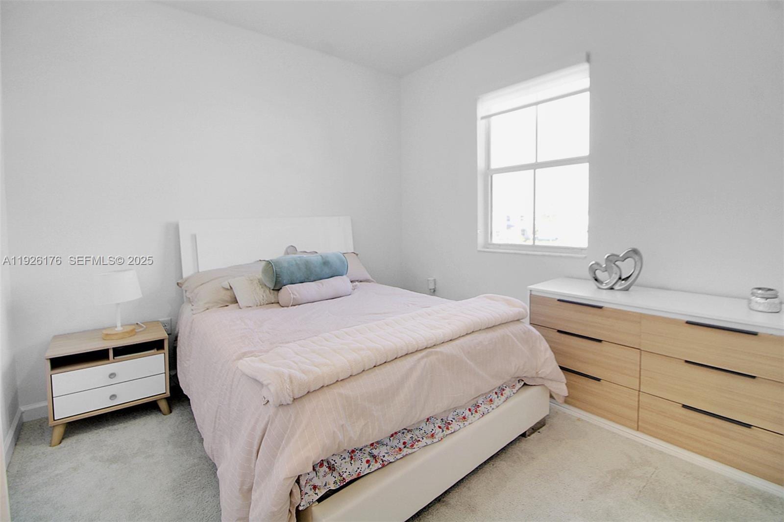 Building Photo - 2873 SE 24th Ave