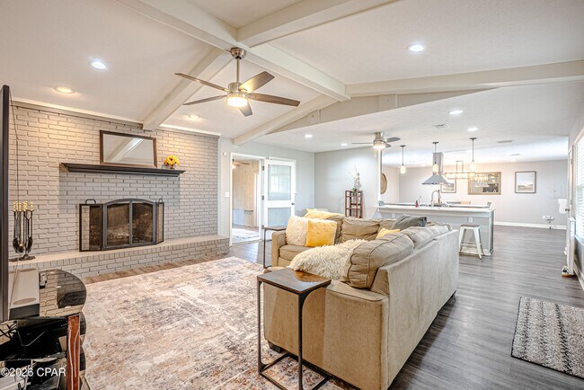 Building Photo - 1112 Colorado Ave