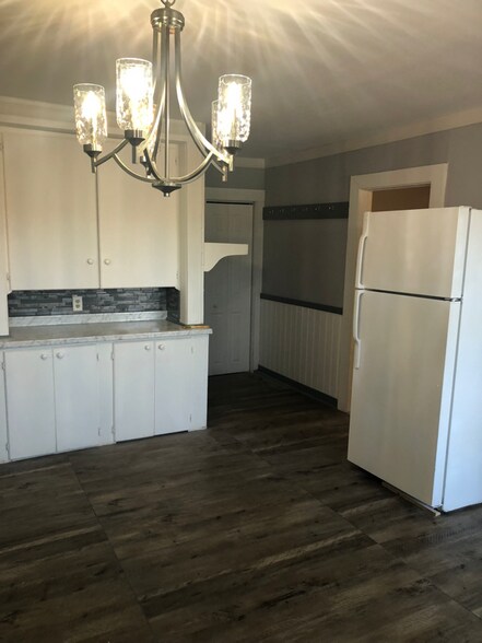 Building Photo - 12 Arch St