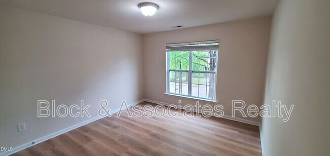 Building Photo - 410 Euphoria Cir