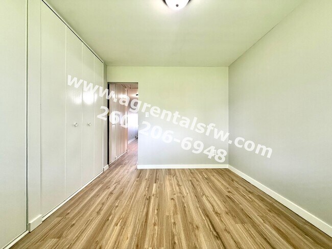 Building Photo - 901-931 West Brookwood Court