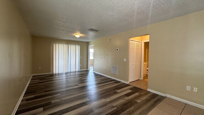 Building Photo - 112 Cory Ln