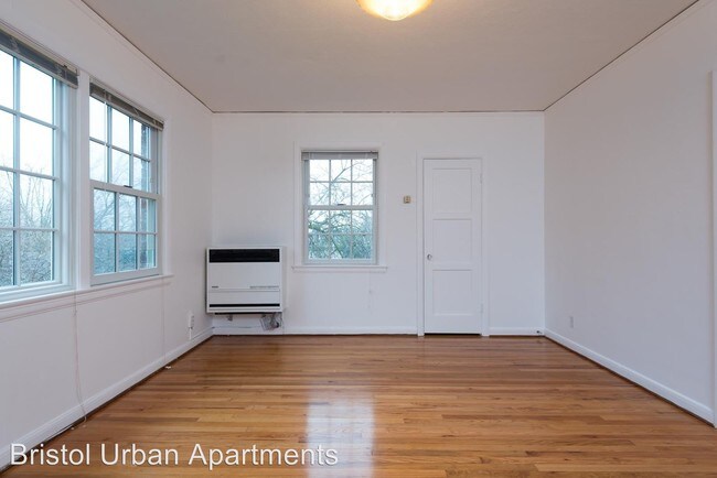 Building Photo - 5520 NE Sandycrest Terrace