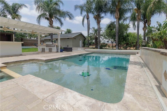 Building Photo - 10249 Jurupa Rd