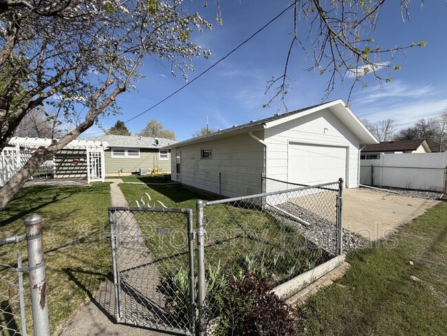 Building Photo - 1126 Lendel Ln