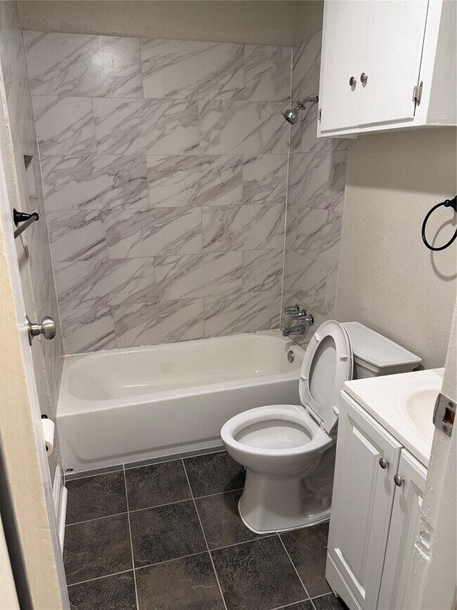 Building Photo - 7626 Rhobell St