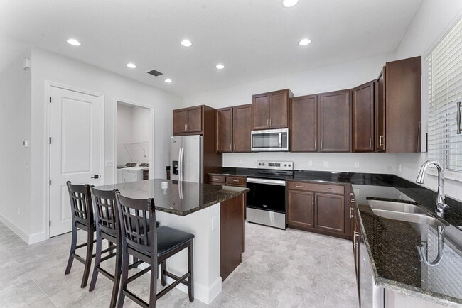 Building Photo - 5747 Shr Pne Pl