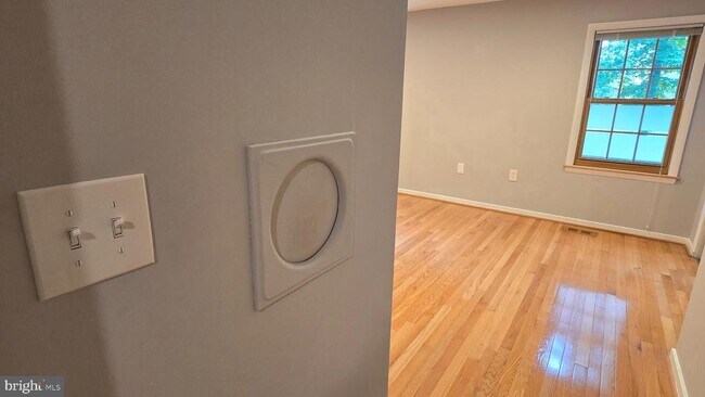 Building Photo - 5987 Clerkenwell Ct