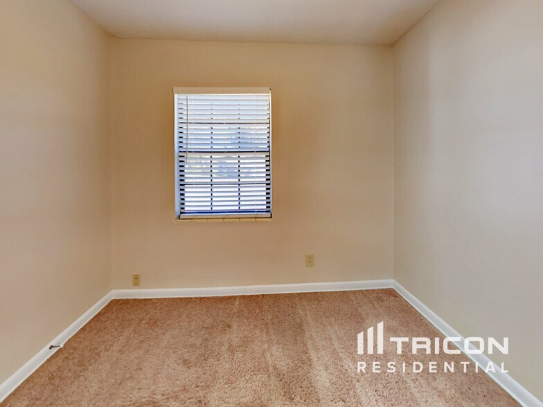 Building Photo - 10506 Dodd Rd