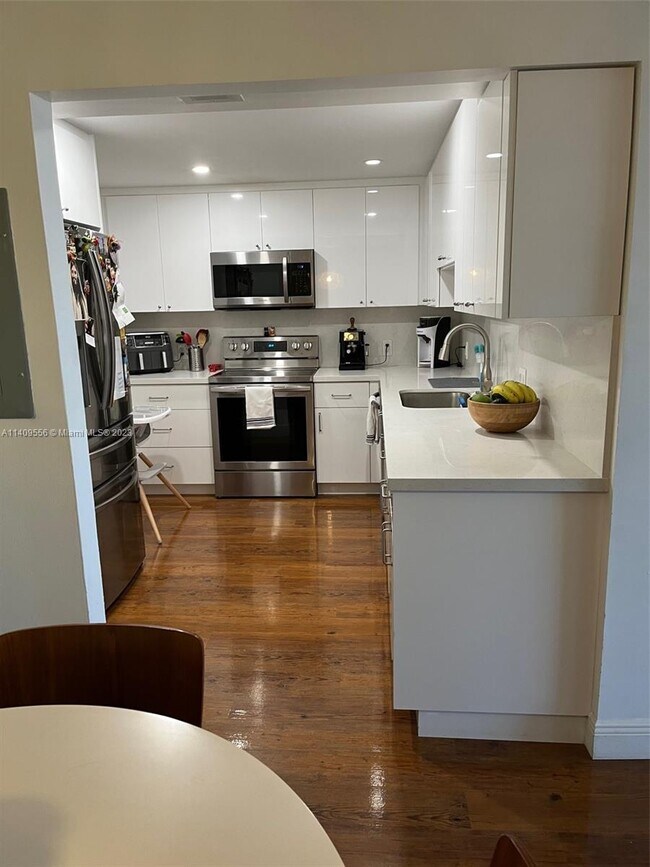 Building Photo - 13155 Ixora Ct