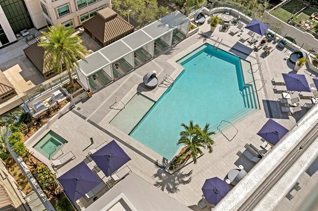 Building Photo - 275 1st Ave S