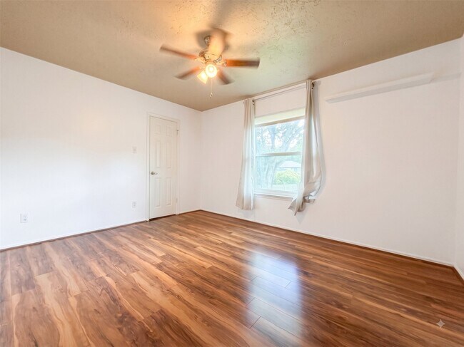 Building Photo - 3507 Santa Rosa Ln