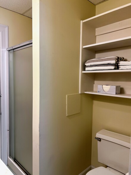 Building Photo - 41 Bowers Ave