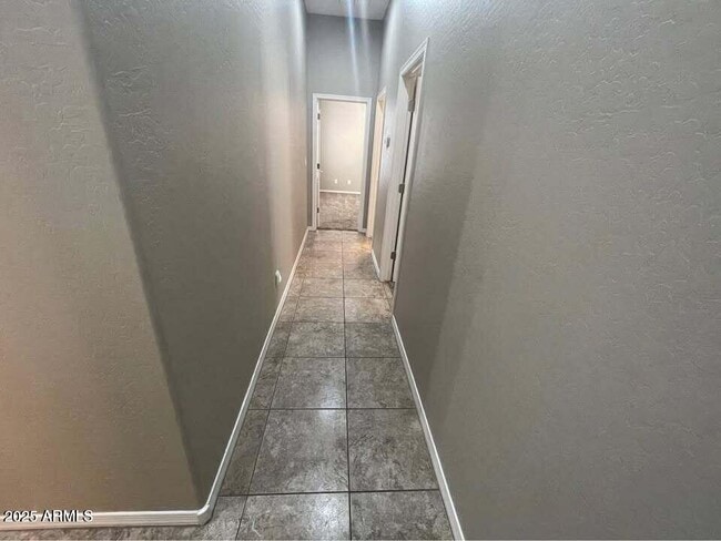 Building Photo - 4918 W Carpenter Dr