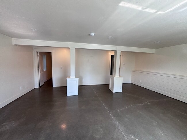 Building Photo - 1755 S Von Elm St