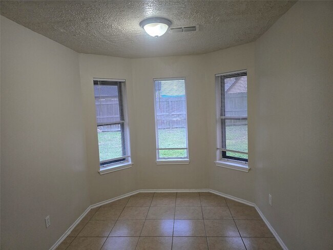 Building Photo - 19602 Cotton Creek Dr