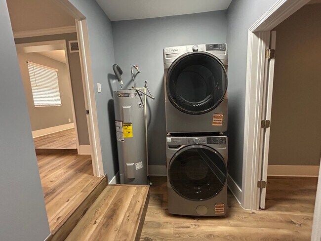 Building Photo - Fully upgraded home in Cedar Hills!