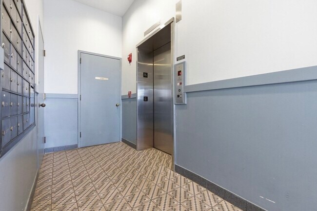 Building Photo - 39 Parlin St