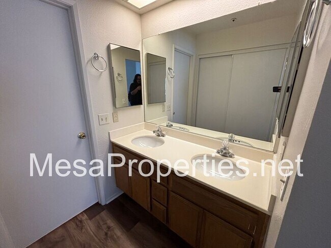 Building Photo - 14721 Cinnamon Dr