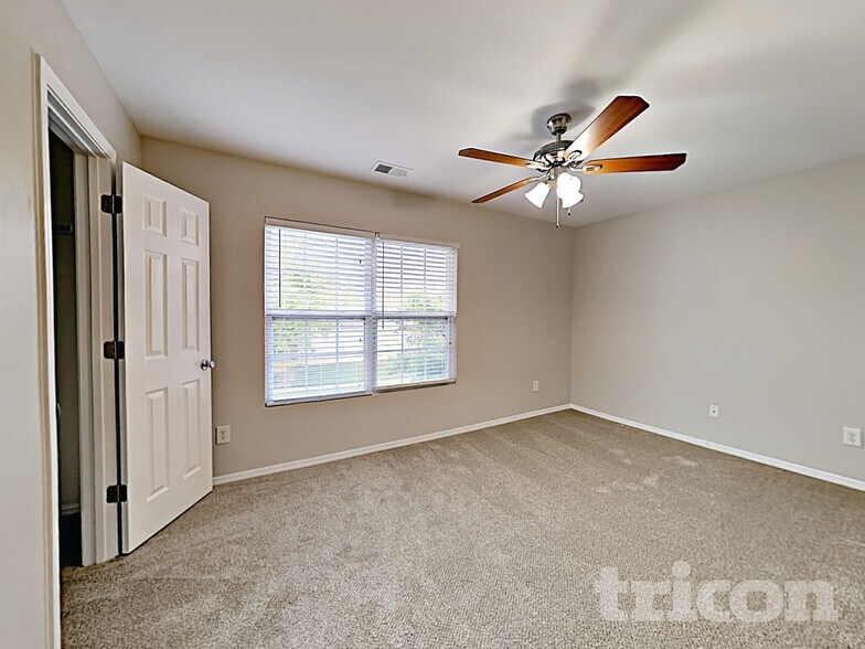 Building Photo - 3728 Charterhall Ln