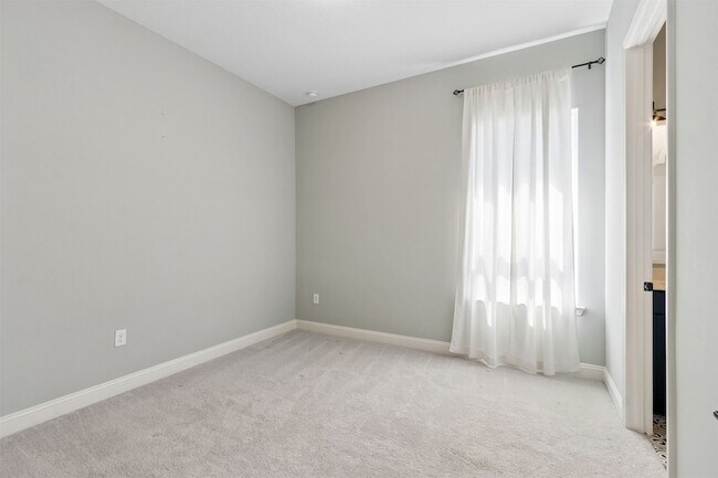 Building Photo - 95169 Poplar Way