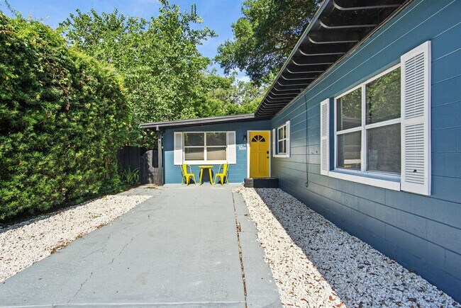Building Photo - 1711 Asher Ln
