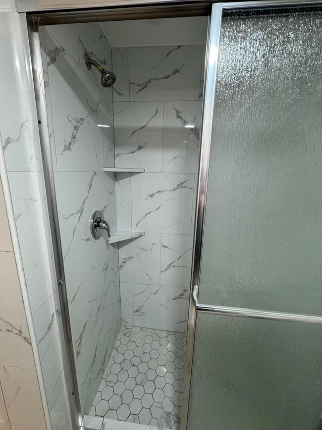 Building Photo - 7820 S Colony Cir